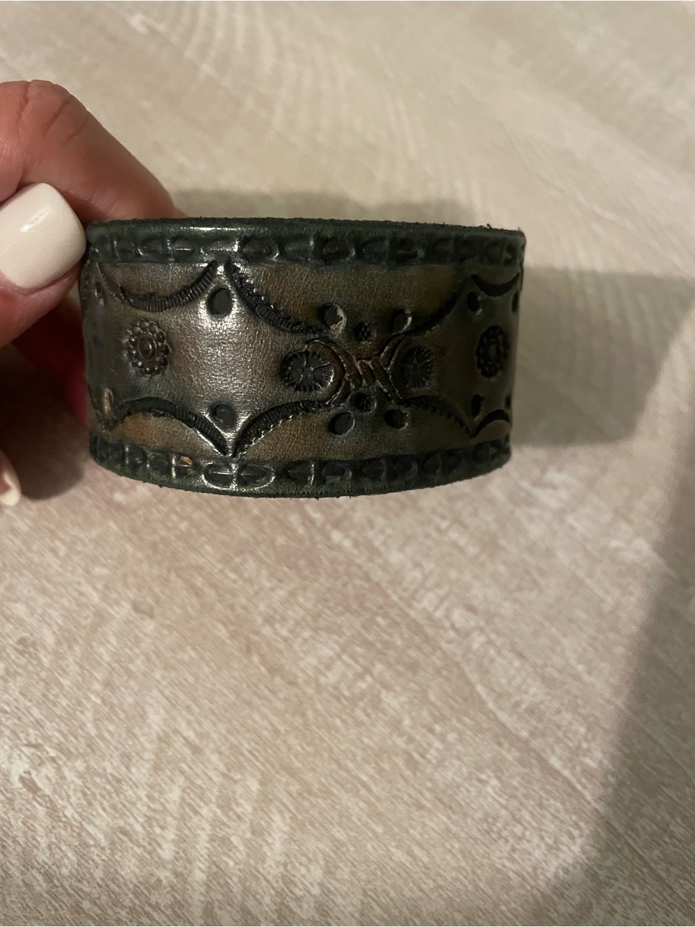 Hand-Tooled dark Green Leather Cuff Bracelet wristband groovy boho